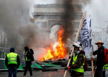 France seeks answers after week of rioting