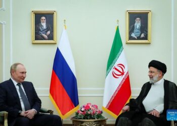 Iranian, Russian presidents discuss bilateral cooperation over phone