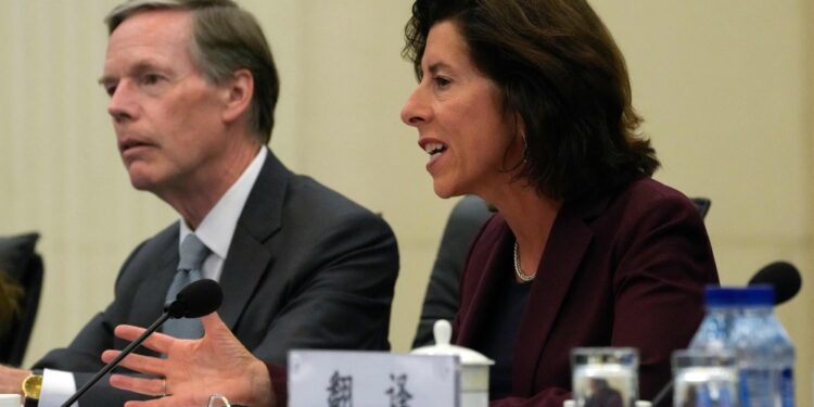 US commerce secretary meets Chinese counterpart in Beijing