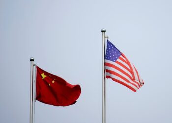 China firmly opposes U.S. restrictions on investments in China