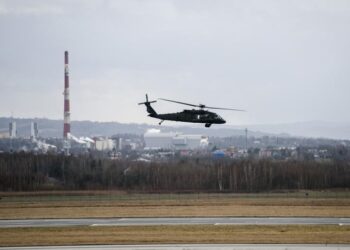 Helicopter crashes kill six Ukraine troops
