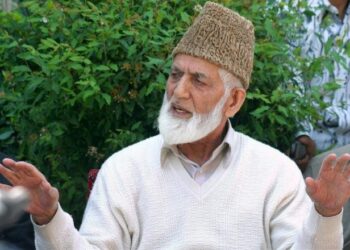APHC urges people to assemble at Gilani’s graveyard on Friday