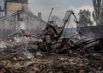 Russia hits Ukraine grain export route near Romania