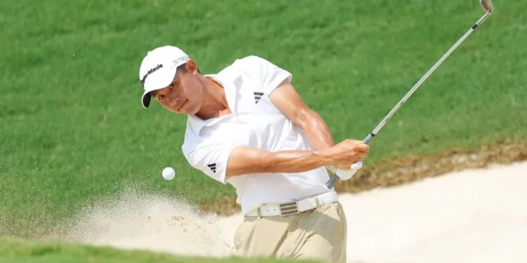 Morikawa fires 61 to share lead at PGA Tour finale