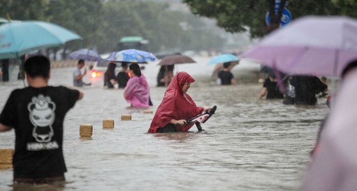 Flashfloods kill 7 in southwestern China, death toll climbs to 33 in Beijing downpour