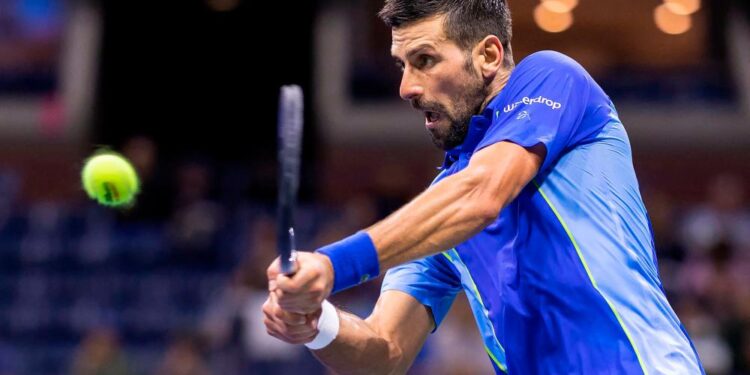 Djokovic back on top after US Open return, Swiatek rolls