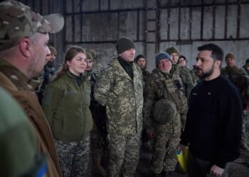 Zelensky visits front near Bakhmut in eastern Ukraine