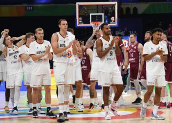 Germany overcome Schroder ‘stinker’ to reach Basketball World Cup semis