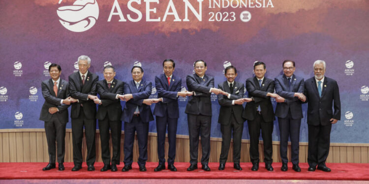 ASEAN leaders urge Myanmar junta to stop attacks on civilians
