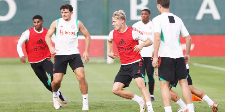 Man Utd, Chelsea seek reset after early Premier League struggles