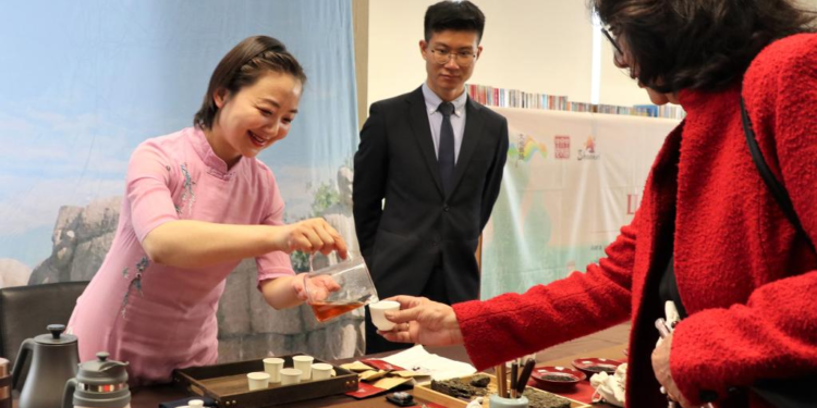 Chinese tea culture event held in Mongolia