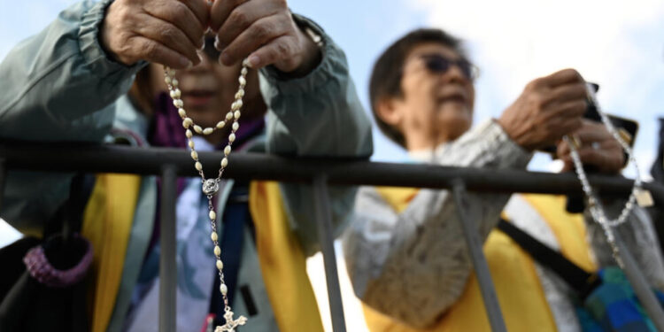 Chinese flock to Mongolia hoping for papal visit of their own
