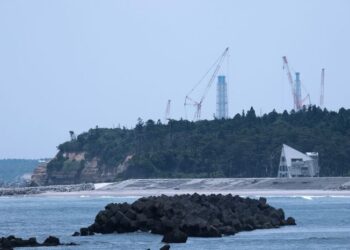 S. Korean party leader urges Japan to stop dumping radioactive wastewater