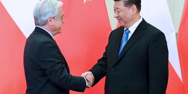 Xi holds talks with Chilean president
