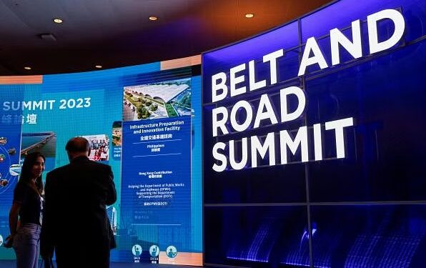 Belt and Road countries delegation visits Wanqing Butterfly Orchid Industrial Park