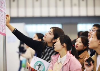 China adds 6.98 million new urban jobs in H1