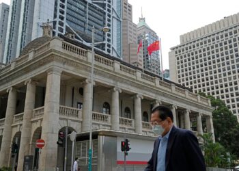 Hong Kong commercial law hub allure damaged by foreign judges row, lawyers say