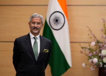 India, China foreign ministers agree to resolve border issues at earliest
