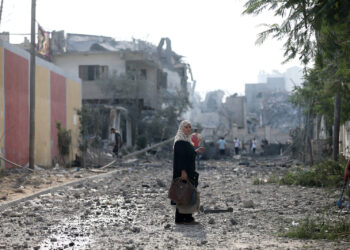 WHO warns of Gazans’ ordeal amid closed hospitals, malnutrition & blistering heat