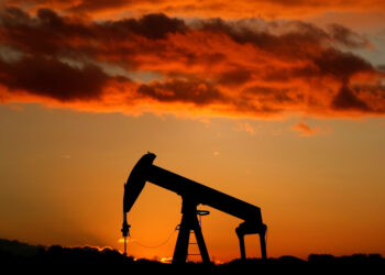 Azerbaijani oil price surpasses $83