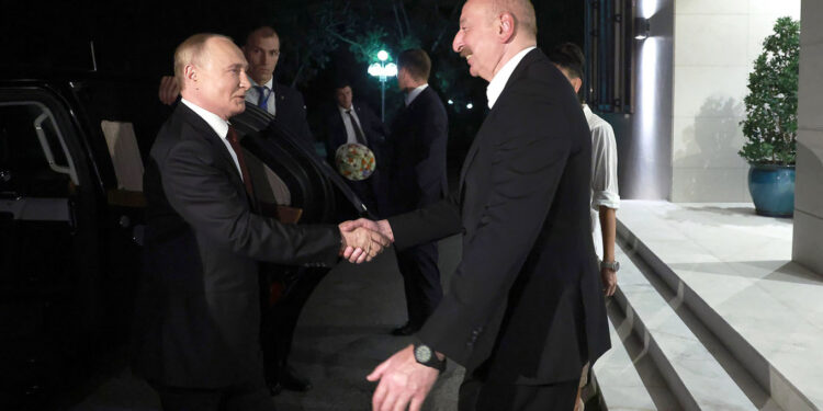 Putin Says ‘Would Be Happy’ to Facilitate Azerbaijan-Armenia Peace Deal in Aliyev Talks