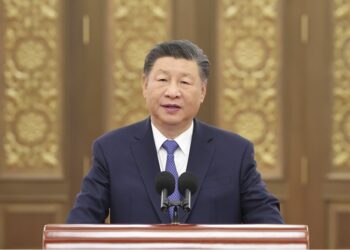 Xi chairs CPC leadership meeting to analyze economic situation, arrange for economic work