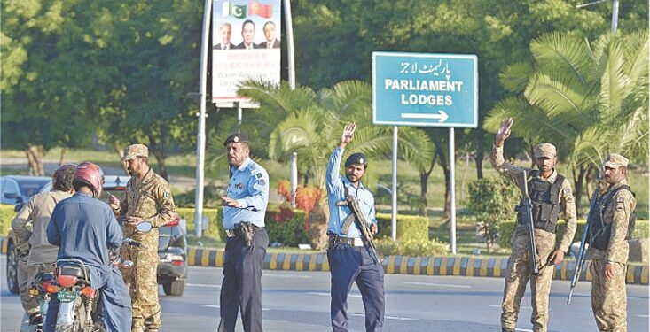 Foreign dignitaries arrive for SCO summit spadework