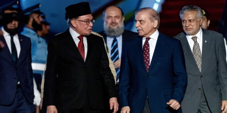 Pakistan, Malaysia PMs eye enhanced cooperation ahead of talks today