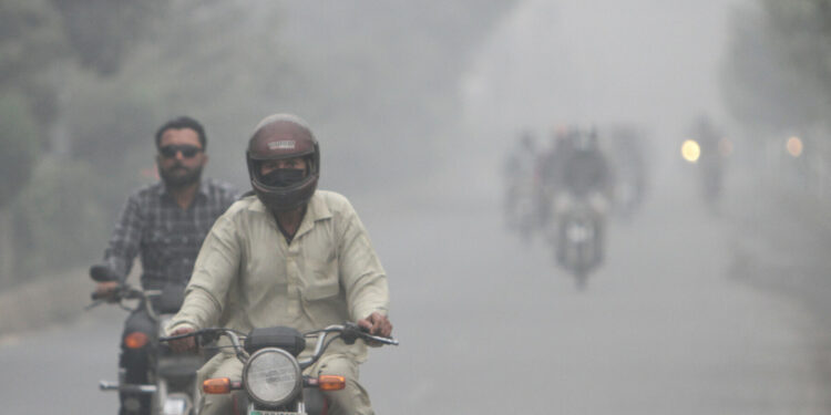 Smog now a health crisis in Punjab: minister Marriyum Aurangzeb