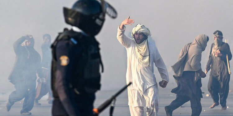 Following govt crackdown, PTI calls off Islamabad protest ‘for the time being’