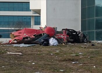 Ambulance helicopter crashes into hospital in Türkiye, killing four