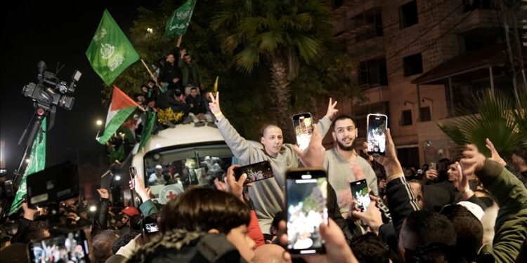 Israel releases 90 Palestinian prisoners under Gaza ceasefire deal