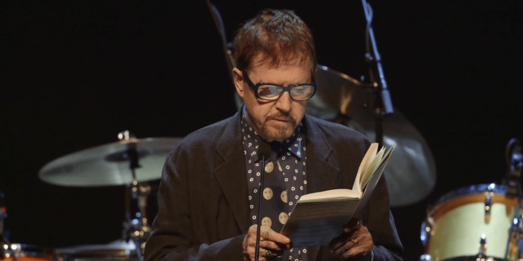 American author Tom Robbins dies at 92