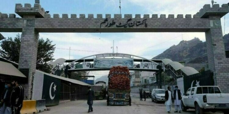 Torkham Border Crossing Remains Closed as Negotiations Fail
