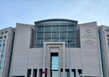 Istanbul Mayor suspended from post following arrest in corruption probe