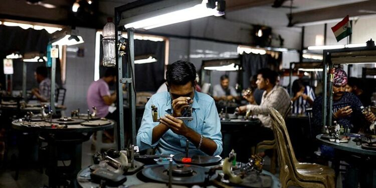 India sees no hit to projected growth from US tariffs; economists remain sceptical