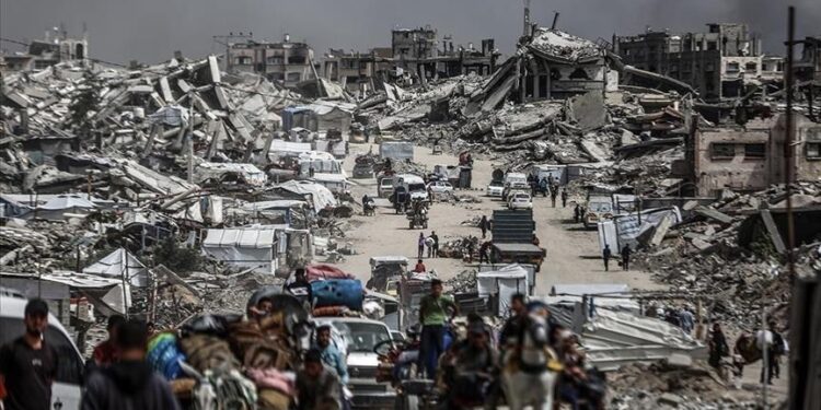 Over 300 famous figures call on UK premier to end ‘complicity’ in Gaza