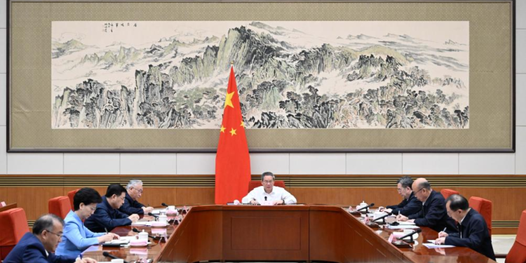 Chinese premier urges efforts to improve transformation of sci-tech achievements