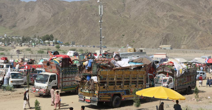 Nearly 1,500 Afghan Families Return from Pakistan and Iran