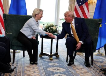 US and EU avert trade war with 15% tariff deal