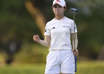 South Korea’s Hwang charges into Hawaii LPGA lead