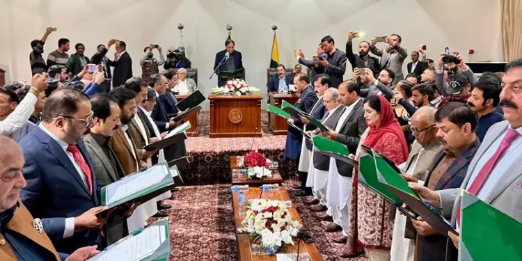 AJK’s 18 new ministers take oath of office; 2 advisers appointed