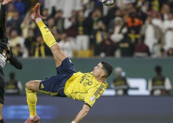 Ronaldo, 40, scores spectacular bicycle kick