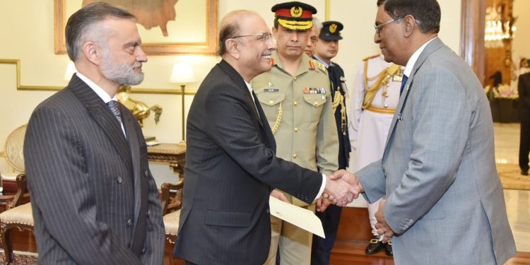 Envoys of four countries present credentials to President Asif Ali Zardari