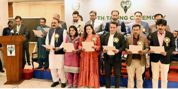 Speaker Ayaz Sadiq administers oath to newly elected PRAP officials