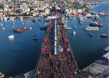 Pro-Palestine march draws around 520,000 to Istanbul’s Galata Bridge on New Year’s Day