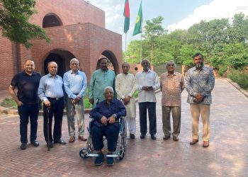 Bangladesh’s Acting President hosts lunch for Pakistan’s former Info Secy