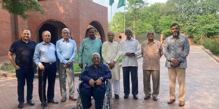 Bangladesh’s Acting President hosts lunch for Pakistan’s former Info Secy