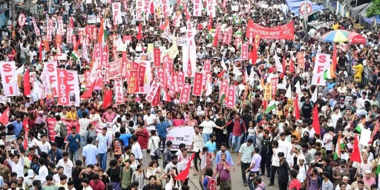 India’s education minister resigns amid protests over paper leaks